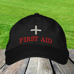 Första hjälpen, broderade basebollsocklar röd/svar broderad keps<br><div class="desc">Hattar: Klassiskt basebolllock med texten "FÖRSTA STÖDET" för första hjälparbetare,  hjälppersonal,  evenemangsarrangörer,  medicinsk personal</div>