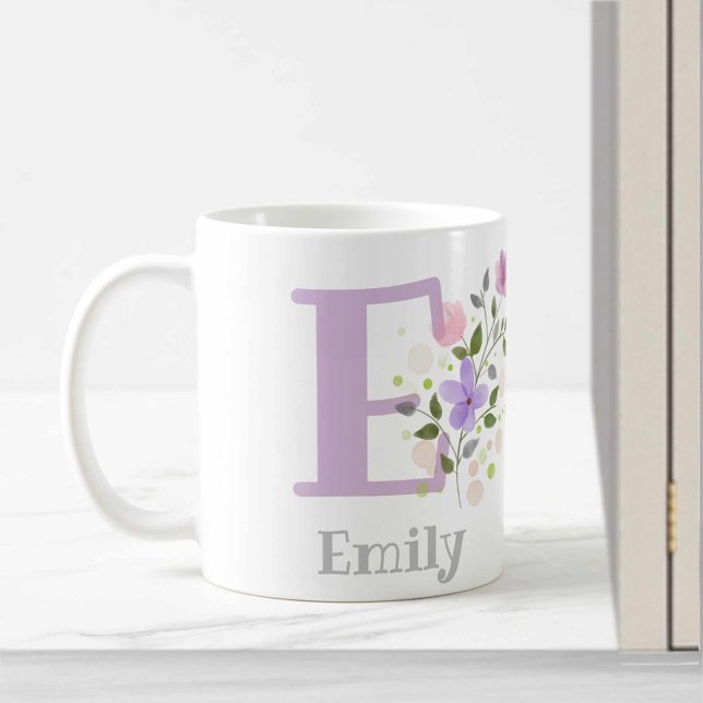 Första Initial Plus Namn Emily med blommor Kaffemugg (Skapare uppladdad)