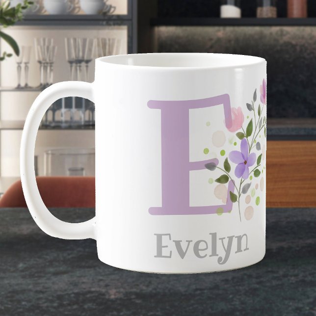 Första Initial Plus Namn Evelyn med blommor Kaffemugg (Skapare uppladdad)