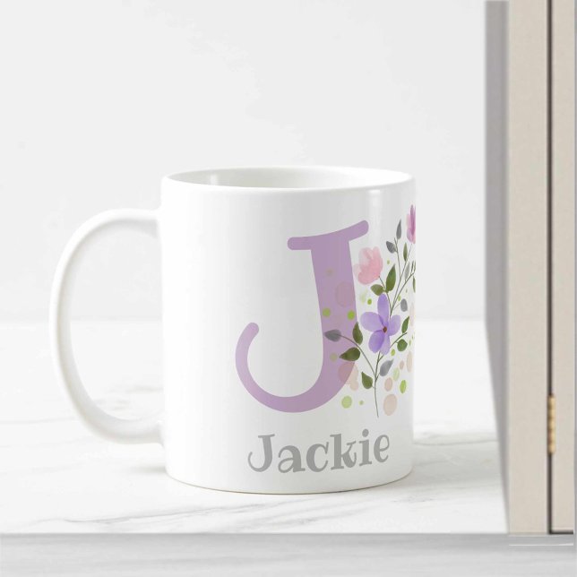 Första Initial Plus Namn Jackie med blommor Kaffemugg (Skapare uppladdad)