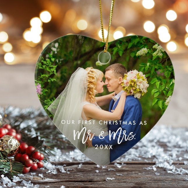 Första jul, mr. & Mrs Photo Brush Script Julgransprydnad Keramik (Customize to change your personalized text size or style.)