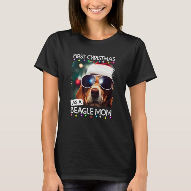 Första jul som Beagle mamma T Shirt (Framsida)