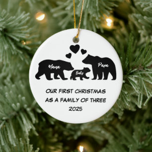 Första jul som en familj på tre julgransprydnad keramik