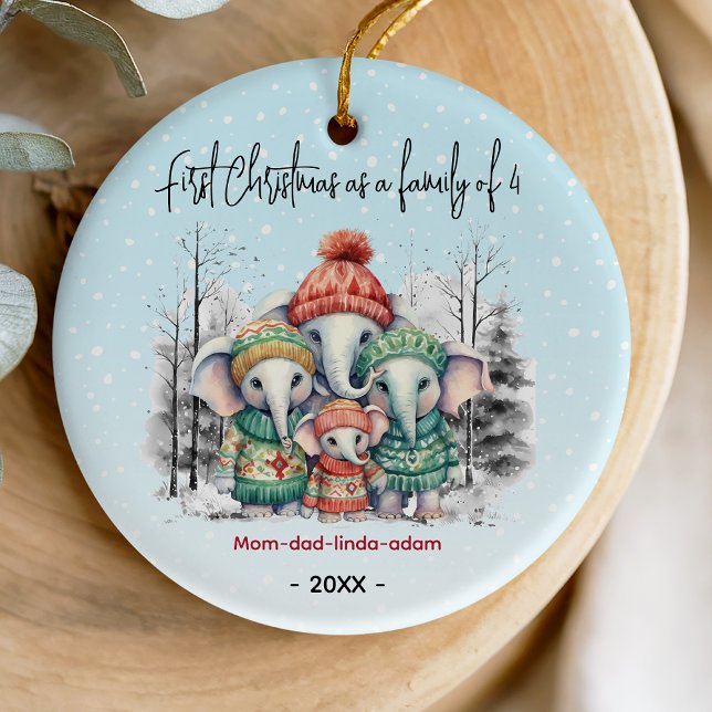 Första jul som familj av fyra vita elefanter julgransprydnad keramik (Skapare uppladdad)