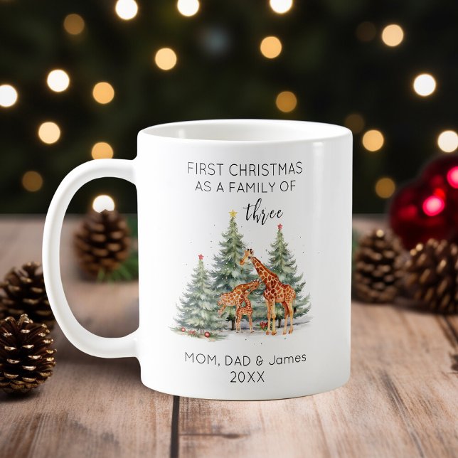 Första jul som familj av tre Kärlek Giraffe Kaffemugg (Skapare uppladdad)