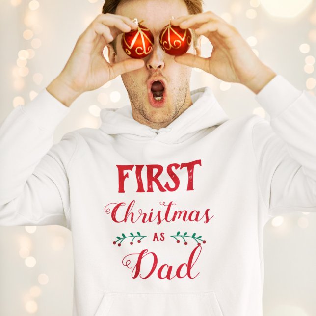 Första jul som Pappa-familjen matchar röd text Hoodie (Skapare uppladdad)