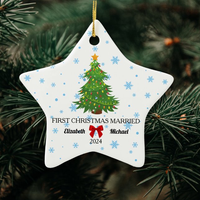 Första julen, 2024-Anpassningsbarna, par Julgransprydnad Keramik (First Christmas Married 2024 Custom Couple Ceramic Ornament)