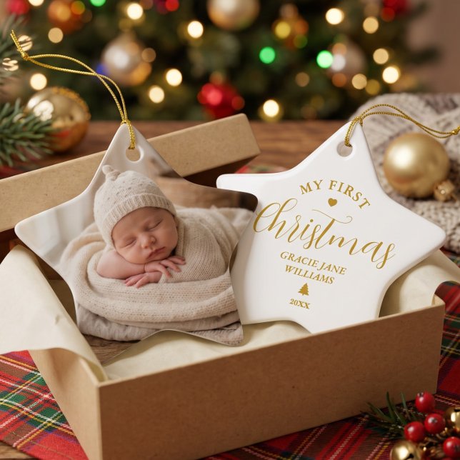Första julen baby anpassat namn minnessaker  julgransprydnad keramik (Skapare uppladdad)