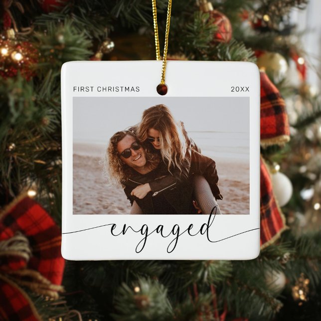 Första julen Engagerad Keepsaké Julgransprydnad Keramik (Skapare uppladdad)