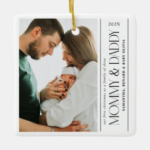 Första julen familj om tre Mamma Pappa Foto Julgransprydnad Keramik