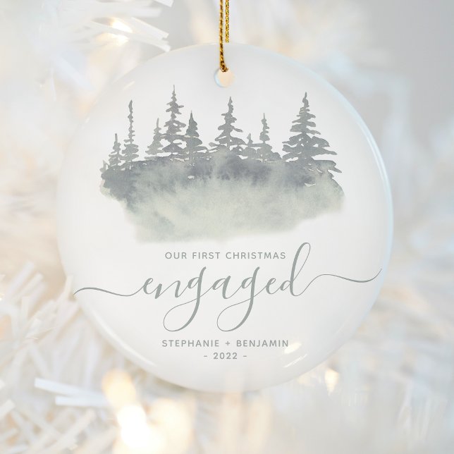 Första julen förlovad Woodland Sage Grön Skrift Julgransprydnad Keramik (Skapare uppladdad)