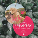 Första julen i hund namn julgransprydnad keramik<br><div class="desc">Ladda upp ditt favoritfoto (helst fyrkantigt),  sätt i texten och gör det här trendiget modernt och lägg till ditt namn-skript Julgran-prydnadsföremål som en keepsaké-gåva för att påminna dig om din första jul med din vackra hund!</div>