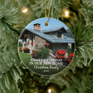 Första julen i vår nya hemfoto-familj namn julgransprydnad keramik