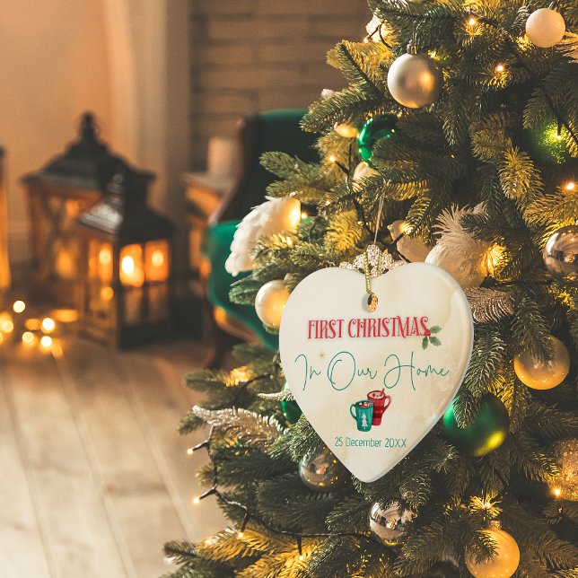 Första julen i vårt hemornamiska Anpassade Julgransprydnad Keramik (Skapare uppladdad)