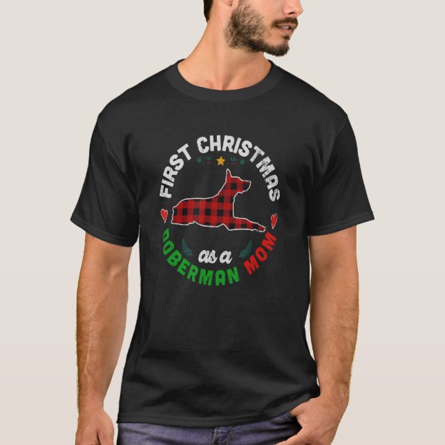 Första julen som Doberman-mamma T Shirt (Framsida)