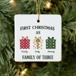 Första julen som familj på tre present julgransprydnad keramik