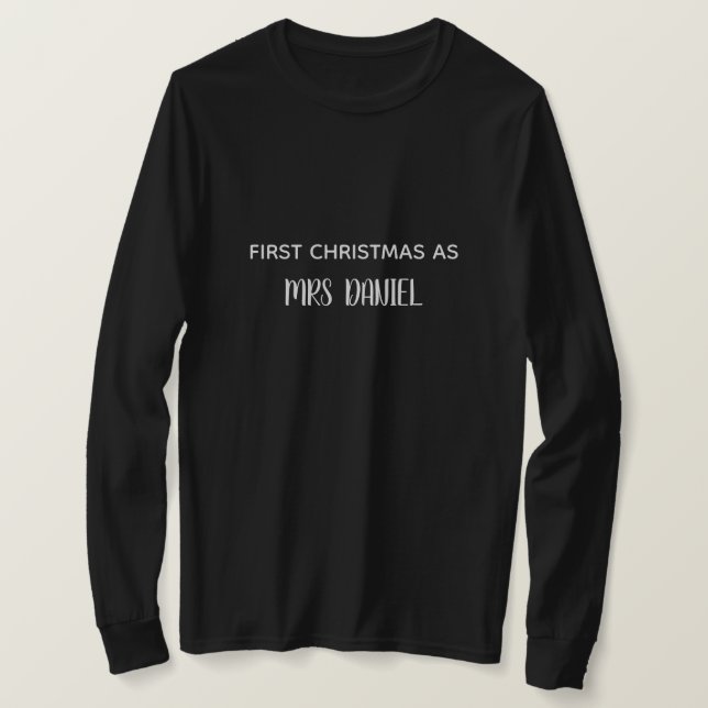 Första julen som fru Custom Name-tröja T Shirt (Design framsida)