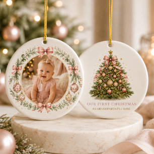 Första julen som morföräldrar flicka båge foto julgransprydnad keramik