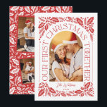 Första julen tillsammans Arch Red 3 Foto Collage<br><div class="desc">Fira din första jul tillsammans med ett speciellt kort. Ett unikt och modernt julkort med en välvd fotografiform med modern stilisert typografi som elegant böjer sig runt ditt foto, och originell, handritad vinterflora. Baksidan har ett matchande mönster och en 3-foto-kollage där du kan dela med dig av fler av dina...</div>