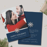 Första julklappen - tillsammans fotokort julkort<br><div class="desc">Minneshögtidlighålla din första jul tillsammans som ett par med det här platta fotokortet "Första julen tillsammans" i eleganten. Framsidan visar en hjärtebeundrande bild av er båda, som fångar glädjen och kärlek vid detta speciella tillfälle. Baksidan innehåller ett anpassade som gör att du kan ditt varmaste önskemål med dina nära och...</div>