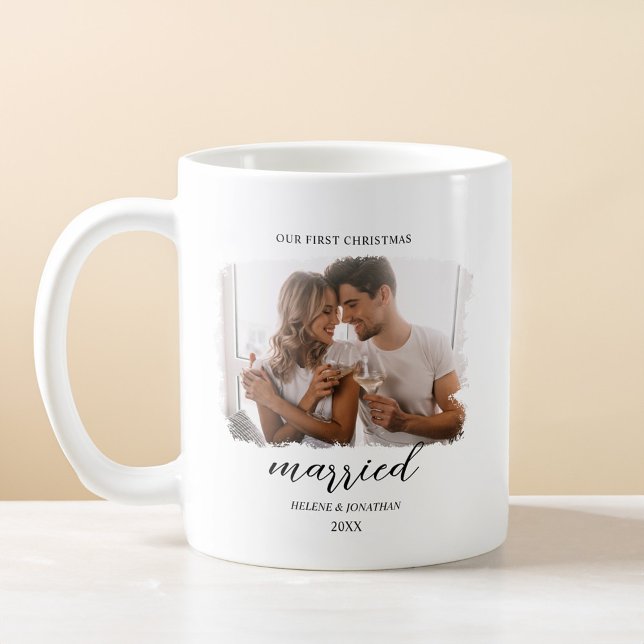 Första jultomten Gift Elegant Photo Newlyweds Kaffemugg (First Christmas Married Elegant Photo Newlyweds Coffee Mug)
