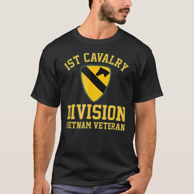 Första kavalleridivisionen Vietnam Veteranskredska T Shirt (Framsida)