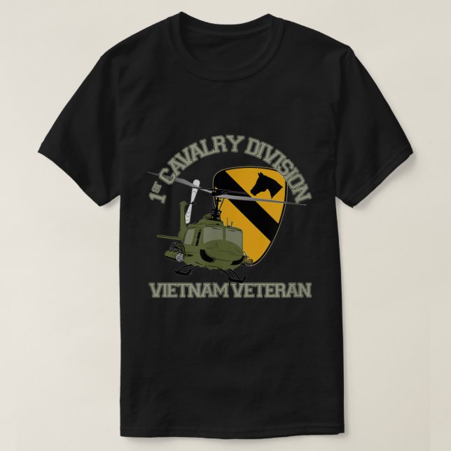 Första kavalry-divisionen Vietnam Veteran UH1 Guns T Shirt (Design framsida)