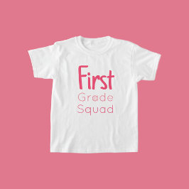 Första Klass-fyrkant 3 Rosa-textskuggor T Shirt
