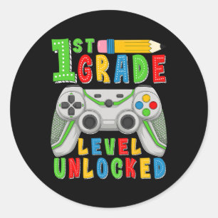 Första Klass Nivå Upplåst Ck Till Skolan Gamer Poj Runt Klistermärke