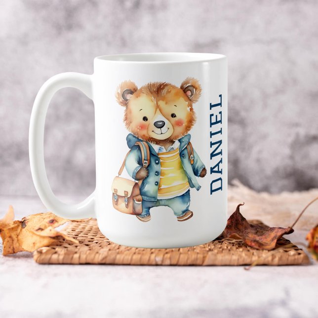 Första klass söta nallen i en skolväska i jacka kaffemugg (Hello first grade cute teddy bear in a jacket and school bag personalized name mug gifts for boys)