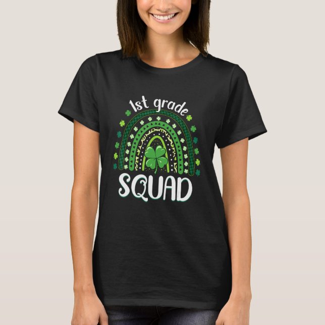 Första Klass Squad Teacher Rainbow St Patricku2019 T Shirt (Framsida)