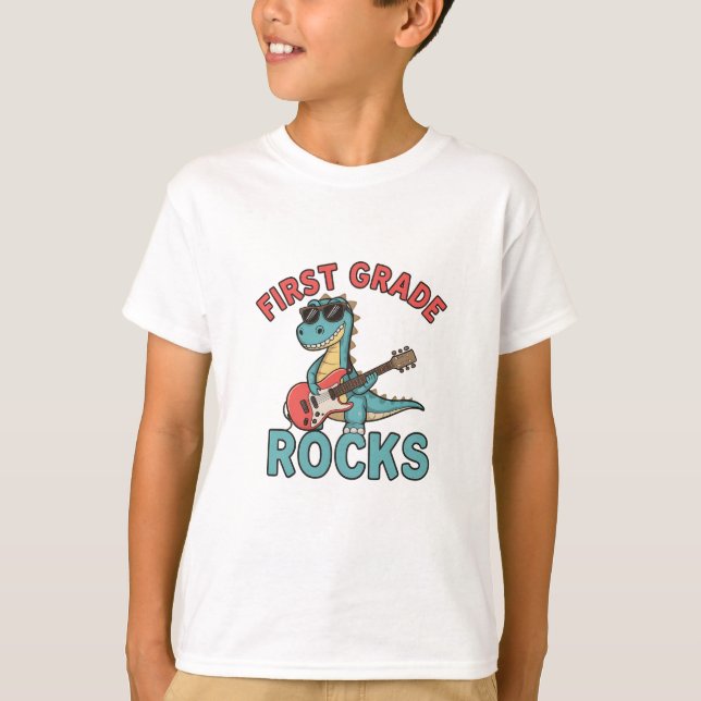 Första Klass Sten Dinosaur Guitar Back to school T Shirt (Framsida)