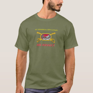 FÖRSTA KVADRON 75:E-KVAVALRY LUFT ASSAULT BADGE S TEE