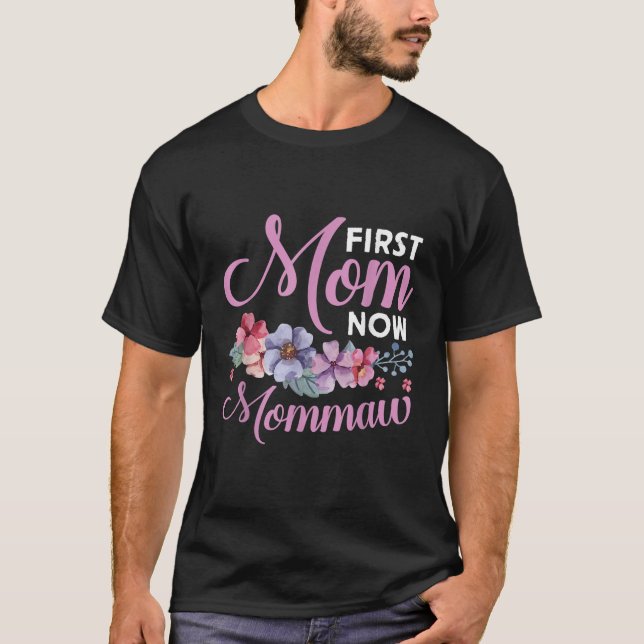 Första Mamma nu: Mommaw Grandma Blessings befordra T Shirt (Framsida)