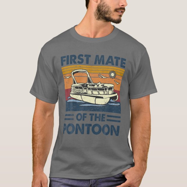 Första Mate av Pontoon Pontooning-kaptenen T Shirt (Framsida)