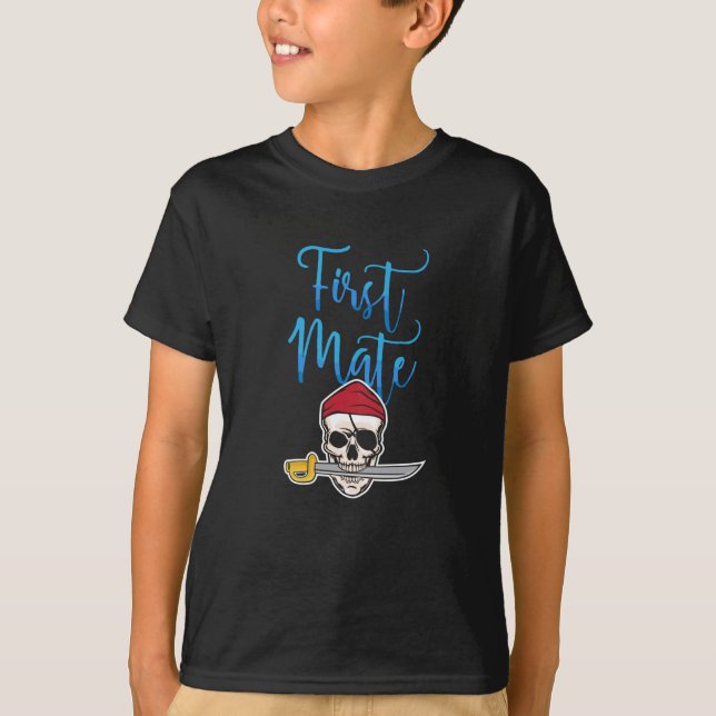 Första Mate Pirat - Gift T Shirt (Framsida)