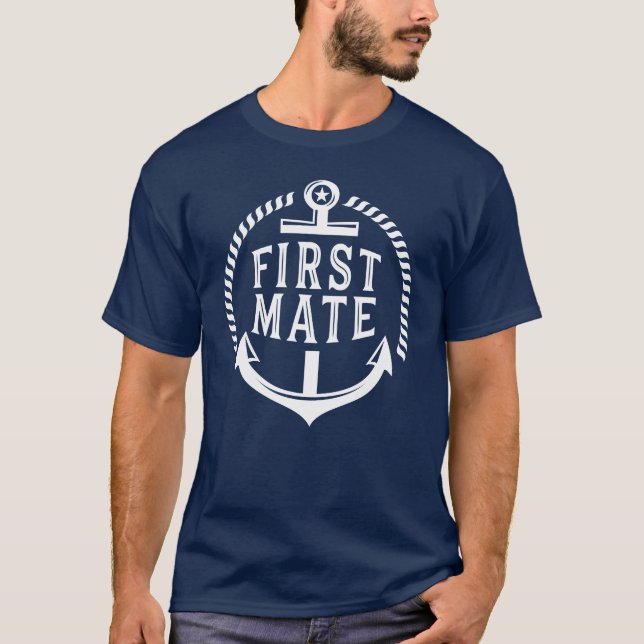 Första matta roliga segelbåtyacht t shirt (Framsida)