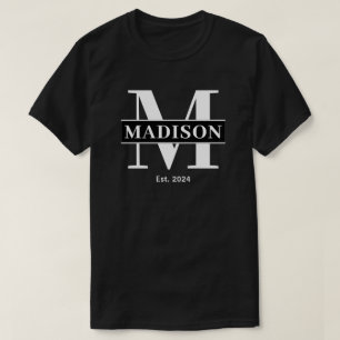 Första Monogram-familjens Namn Anpassningsbar Blac T Shirt