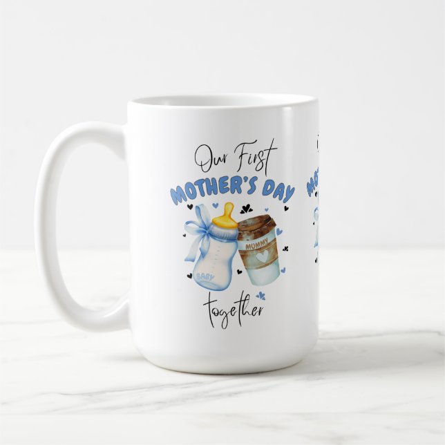 Första Mors dag Shirt 2025 /Blue Classic Wight Kaffemugg (Vänster)