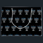 Första natten på Hanukkah Glitter Large Gift Bag<br><div class="desc">Hanukkah 2022 börjar på kvällen Söndag den 18 december och slutar på kvällen måndagen den 26 december</div>