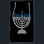 Första natten på Hanukkah Glitter Small Gift Bag<br><div class="desc">Hanukkah 2022 börjar på kvällen Söndag den 18 december och slutar på kvällen måndagen den 26 december</div>
