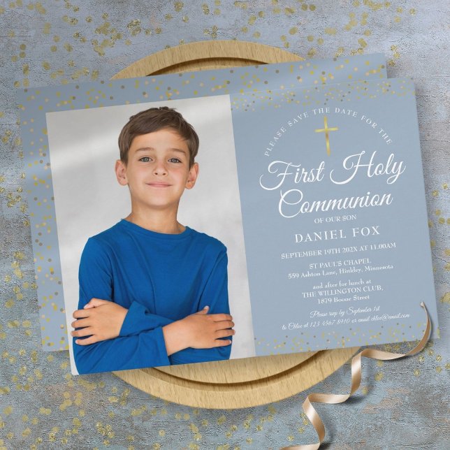 Första nattvarden Dammt blå guldstoft Foto Spara Datumet (First Holy Communion Dusty Blue Gold Dust Photo Save The Date)