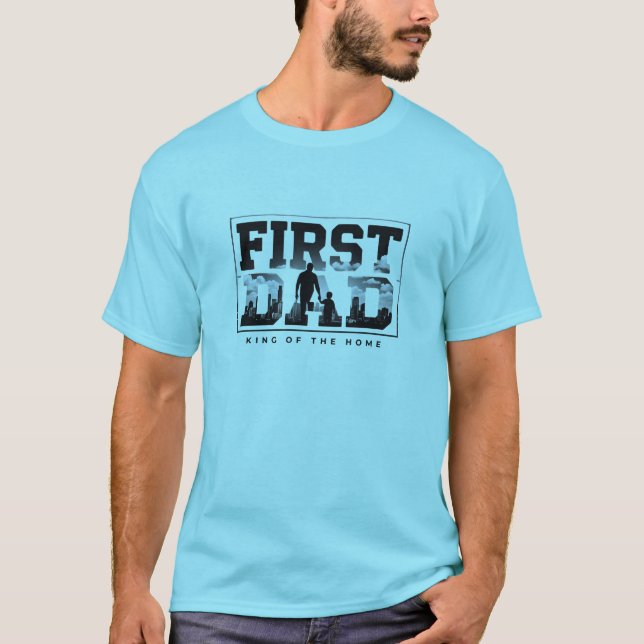 Första pappa kung av hemmet T-shirt design (Framsida)