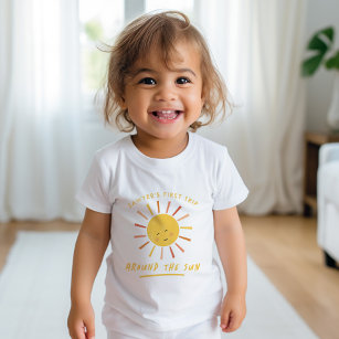 Första Resa runt Sol Kids första födelsedag T Shirt