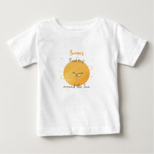 Första resan runt solen Pappersflygplan Födelsedag T Shirt