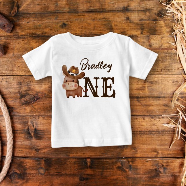 Första rodeo cowboyhästen baby personlig t shirt (Skapare uppladdad)