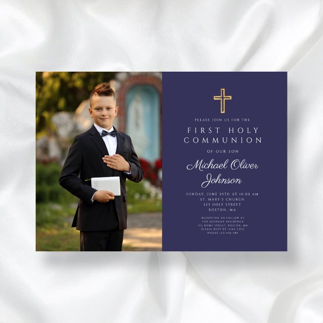Första samfälligheten mellan Navy Blue Kor Photo B Inbjudningar (Navy Blue Cross Photo Boy First Communion Invitation)