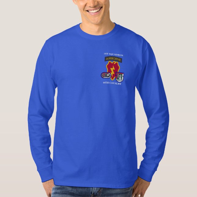 FÖRSTA SQUADRON 40:E KVAVALRY L/S T-SHIRT (Framsida)