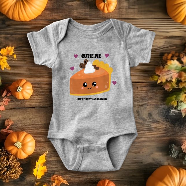 Första Thanksgivingen - Cutie Paj T Shirt (The perfect outfit to hang out with the family on your first thanksgiving!)