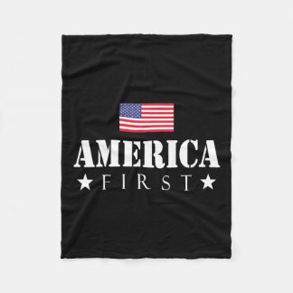 Första trumpen 2024 America First Fleecefilt